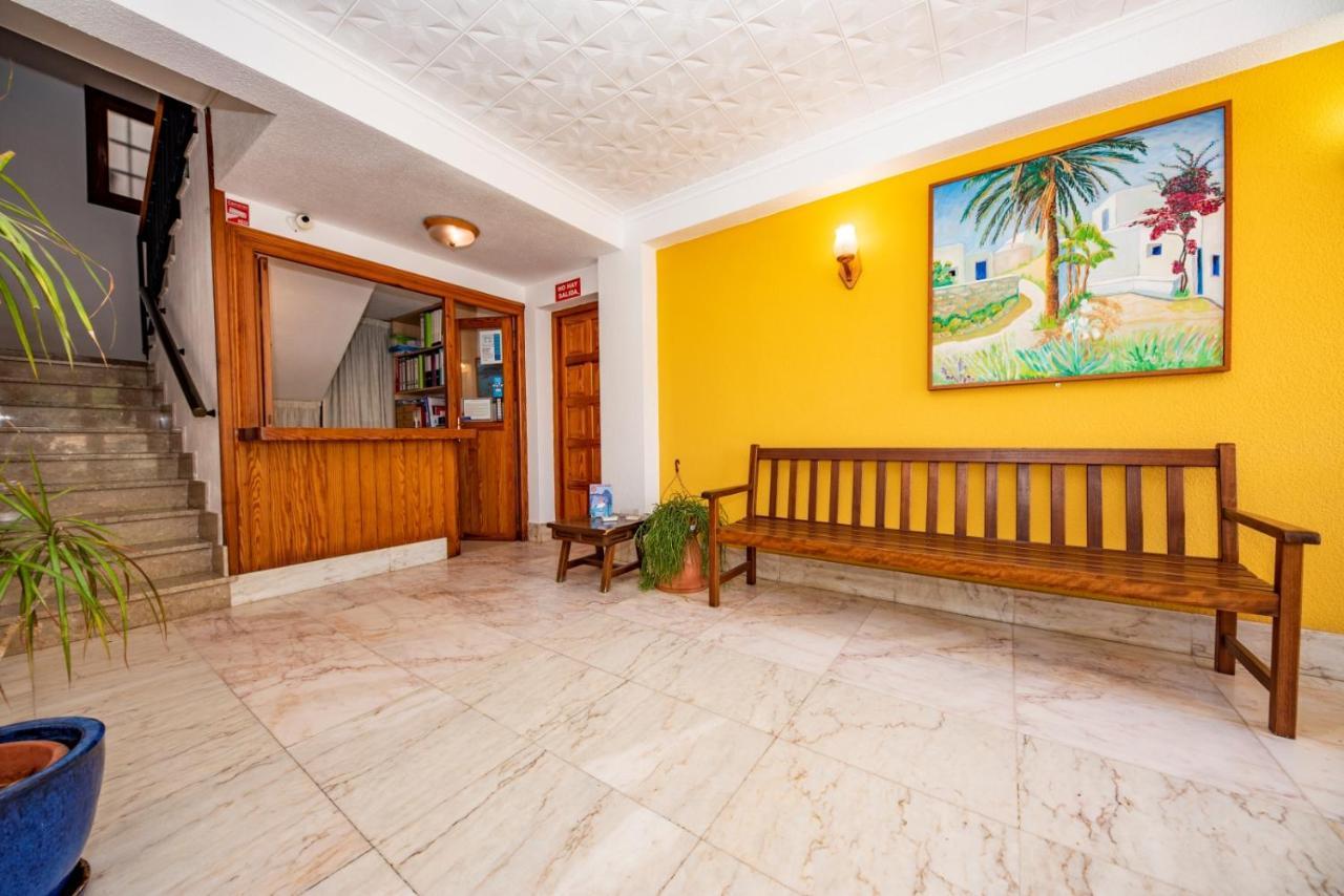 Hostal Y Apartamentos Santa Eulalia Санта-Эулалия-дель-Рио Экстерьер фото