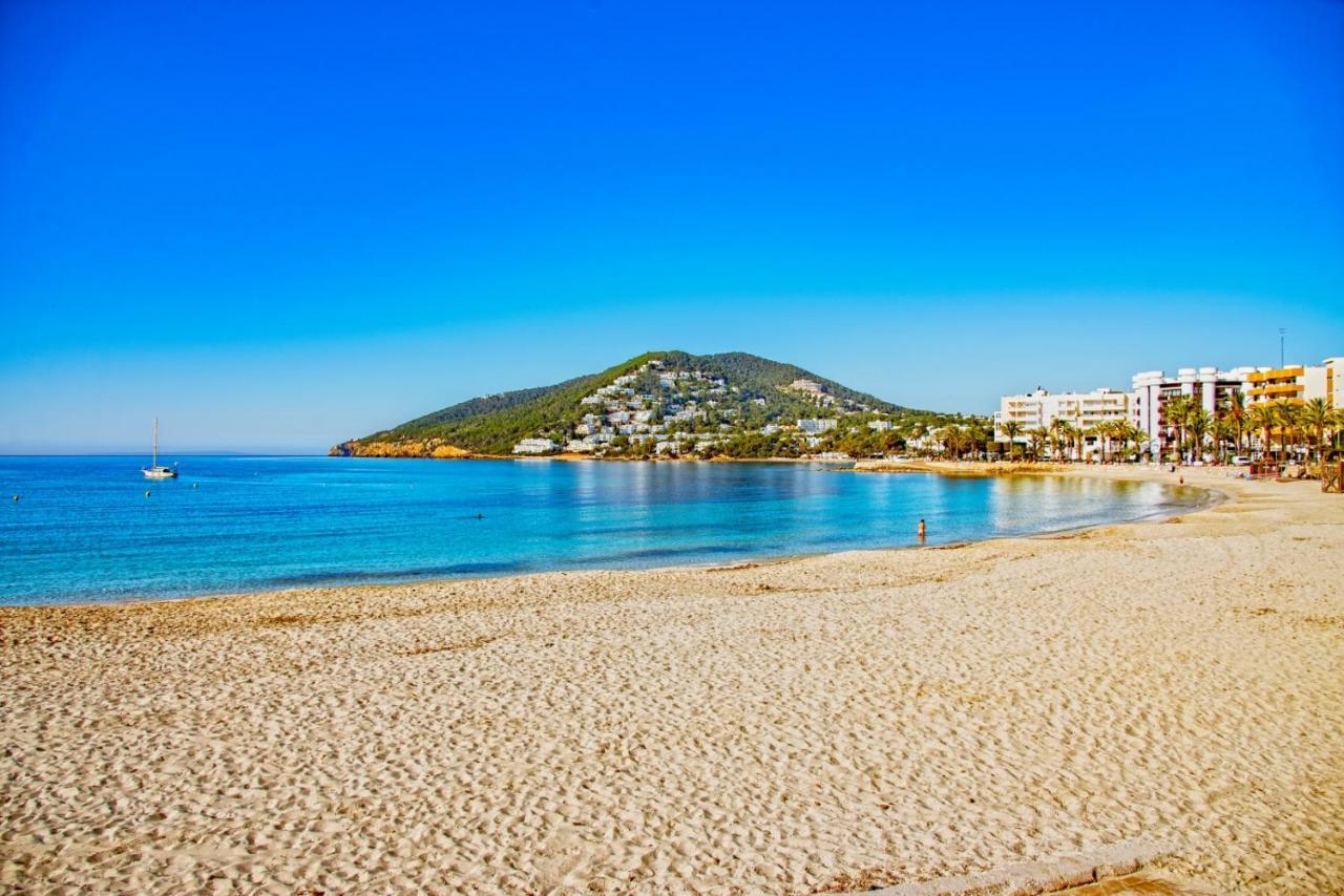 Hostal Y Apartamentos Santa Eulalia Санта-Эулалия-дель-Рио Экстерьер фото