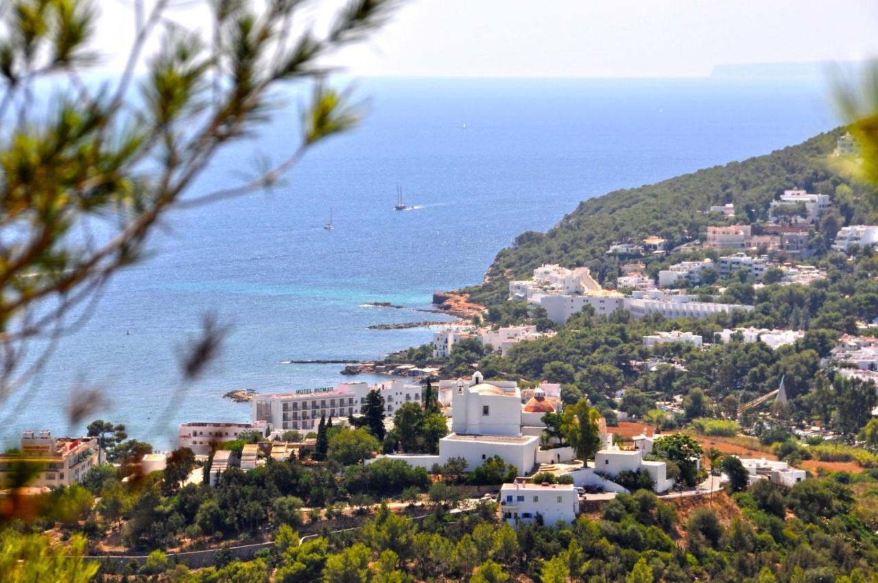 Hostal Y Apartamentos Santa Eulalia Санта-Эулалия-дель-Рио Экстерьер фото