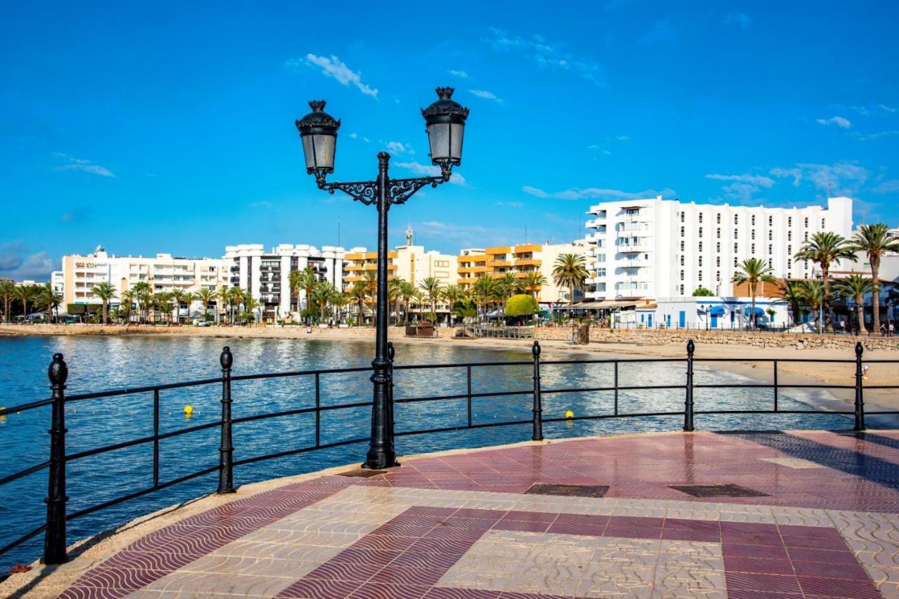 Hostal Y Apartamentos Santa Eulalia Санта-Эулалия-дель-Рио Экстерьер фото