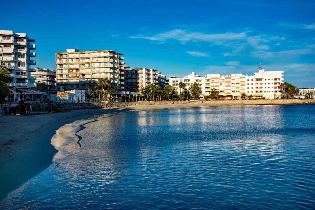 Hostal Y Apartamentos Santa Eulalia Санта-Эулалия-дель-Рио Экстерьер фото