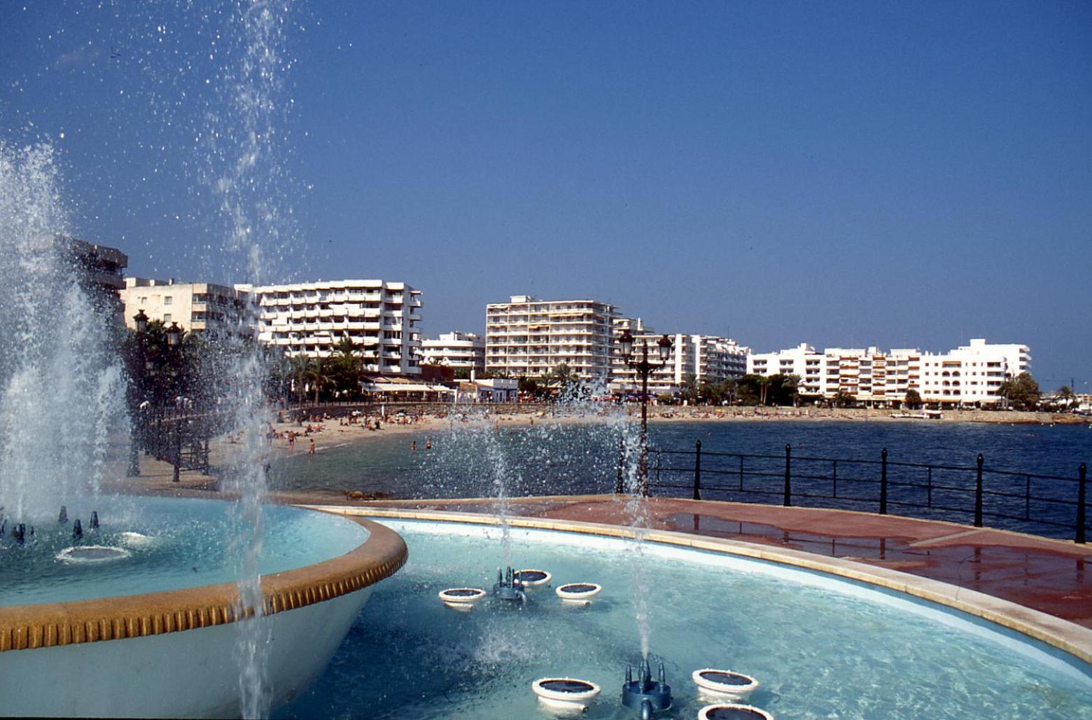 Hostal Y Apartamentos Santa Eulalia Санта-Эулалия-дель-Рио Экстерьер фото